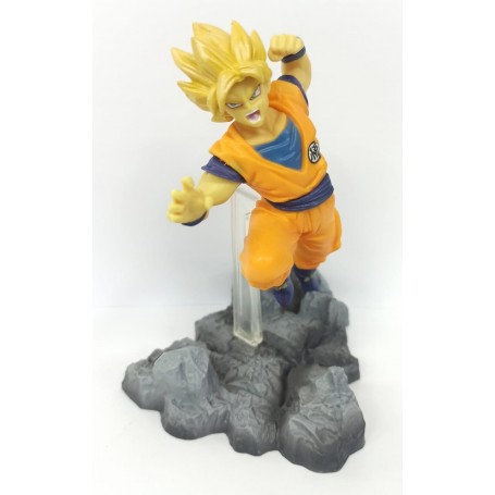 Muñeco Goku Ssj Atacando Dragon Ball 15cm