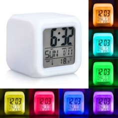 Reloj Led Retroiluminado Cubo Colores Varios Touch Dia Hora Temperatura